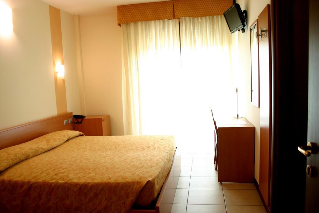 Hotel Moro Freoni San Pietro in Cariano Szoba fotó