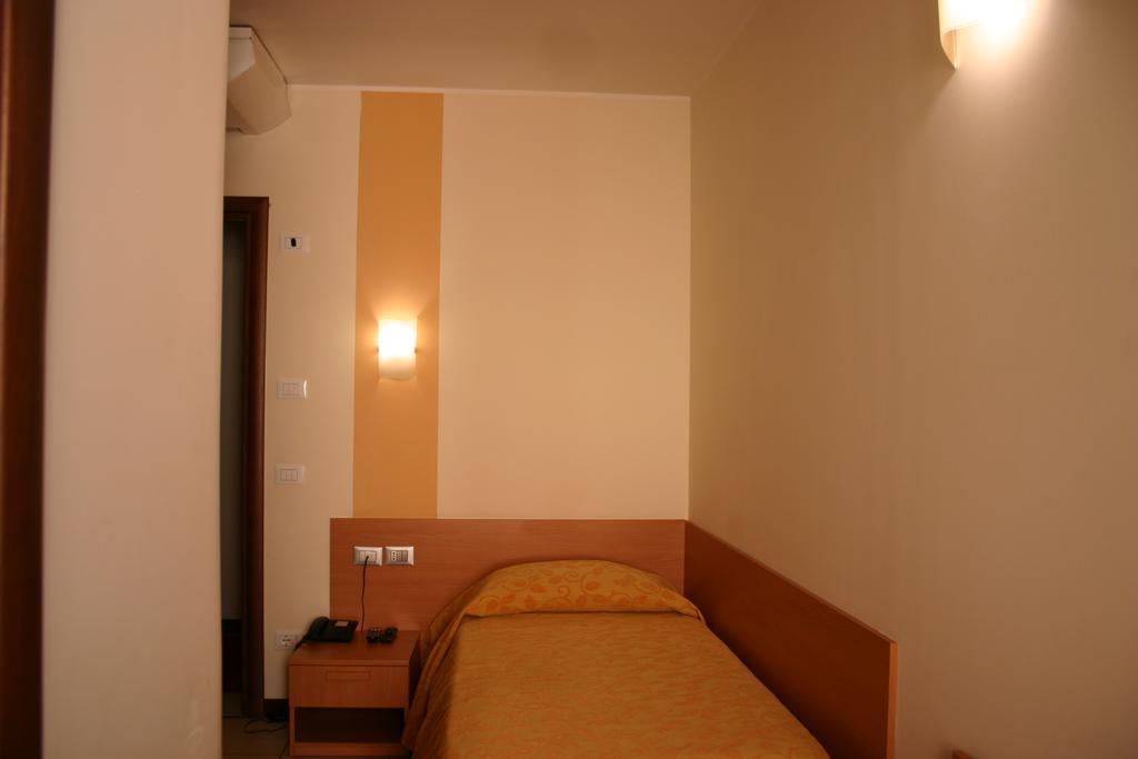 Hotel Moro Freoni San Pietro in Cariano Szoba fotó